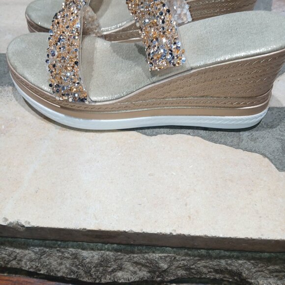 Sandals - Picture 2 of 3